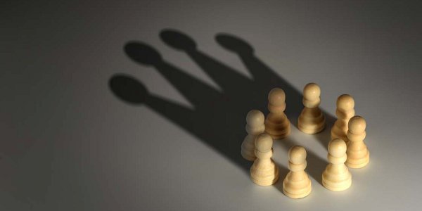 Dve leti zdravniške (ne)stavke: reforma gre svojo pot, čakalne vrste prav tako ... Sledi šah, pat ali mat?