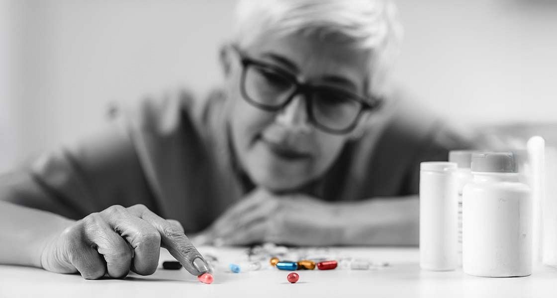 Imate več kroničnih obolenj in jemljete veliko zdravil, ki vam pomagajo, vendar se pojavljajo tudi neželeni učinki in z njimi nove težave? Morda ne bi bilo napak, če se odločite za farmakoterapijsko svetovanje ...