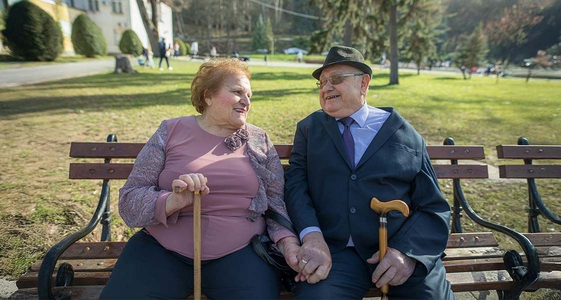 Sarkopenična debelost pri starejših: prepogost problem, zaradi katerega prihaja do padcev, zlomov in rapidnega slabšanja kakovosti življenja