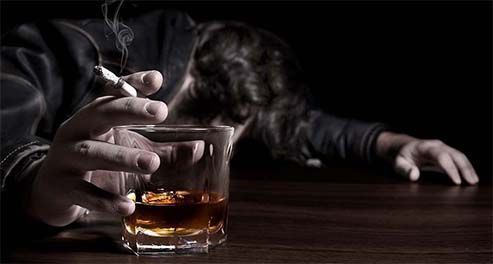 Povezava na članek Kako so raki glave in vratu povezani s kajenjem in pitjem alkohola?